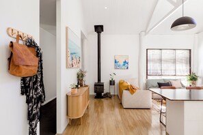 Télévision, cheminée