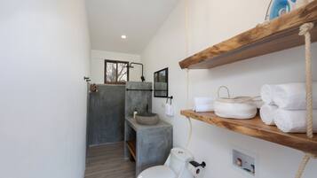 Pyyhkeet, saippua, vessapaperi