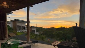 Outdoor dining - Essence of Honey Villas & Safari Boutique - Villa # 1 (Provincia de Guanacaste)