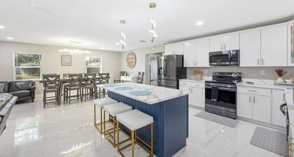 Spectacular 4-Bedroom Family Home w/Heated Pool