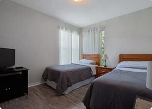 2 chambres, bureau, Wi-Fi gratuit, draps fournis