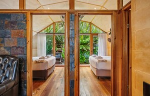 2 chambres, fer et planche à repasser, Wi-Fi, draps fournis