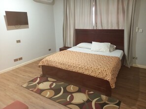 3 slaapkamers, een strijkplank/strijkijzer, wifi, beddengoed