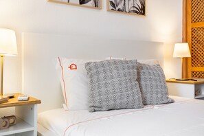 3 chambres, fer et planche à repasser, Wi-Fi gratuit, draps fournis