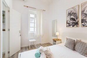 3 chambres, fer et planche à repasser, Wi-Fi gratuit, draps fournis