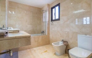 Shower - 2 bedroom stunning apartment in Casares (Casares)