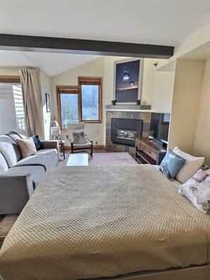 2 sovrum, skrivbord, gratis wi-fi och sängkläder