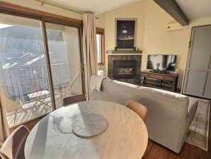 تلفزيون ذكي، مدفأة، ستيريو، شاشة كمبيوتر