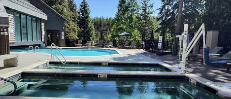 Piscine extérieure, piscine chauffée