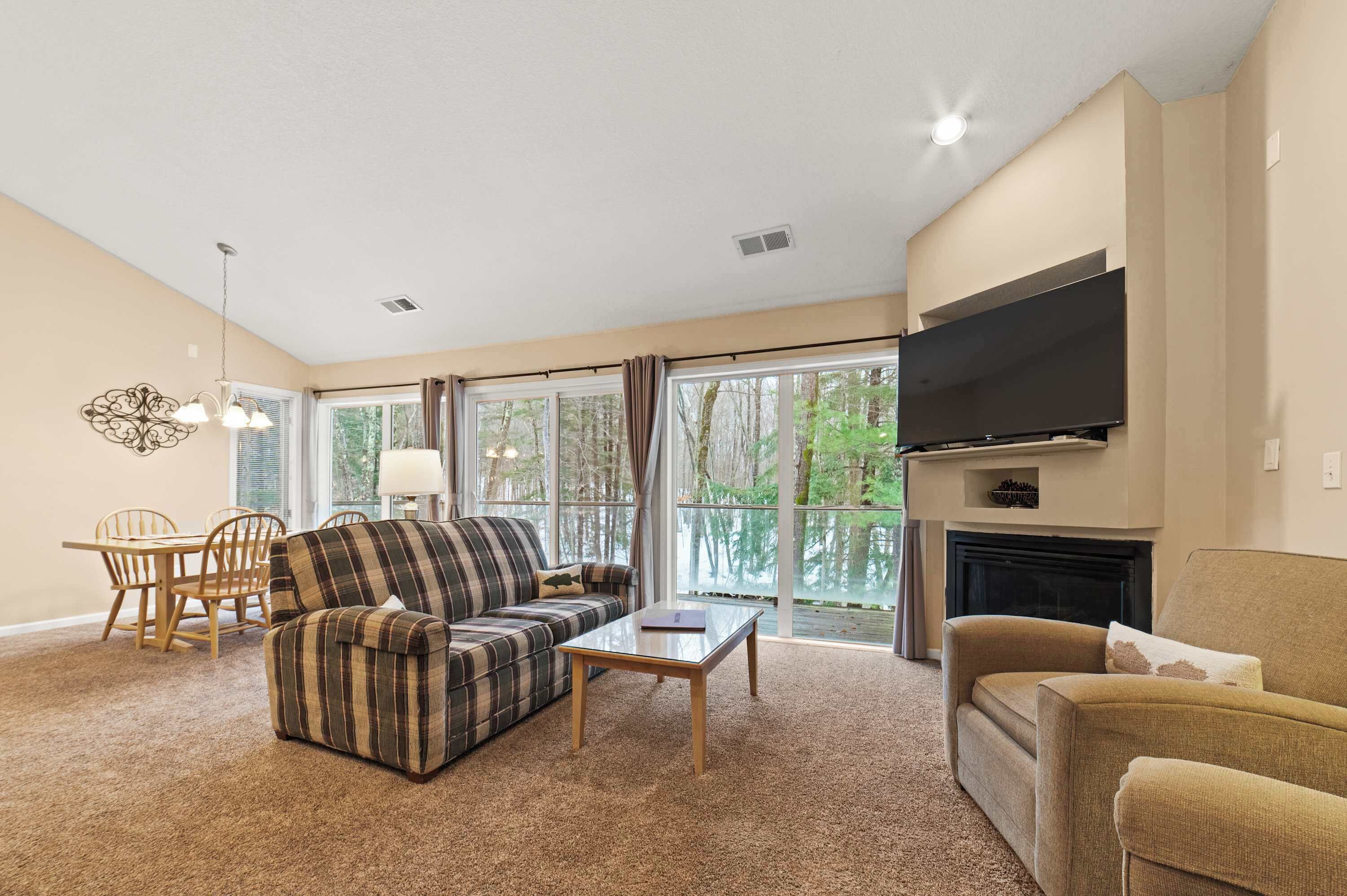TV, fireplace, offices