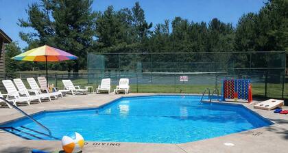 Creekside Condo w/ Pool & Beach Club #118