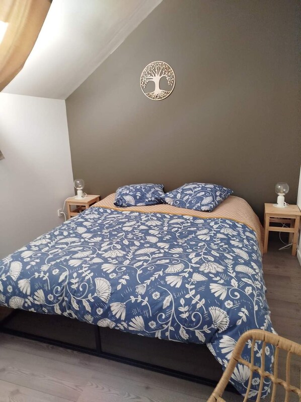 3 makuuhuonetta, vauvan matkasänky, ilmainen Wi-Fi, vuodevaatteet