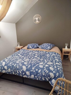 3 多间卧室、旅行婴儿床、免费 WiFi、床单