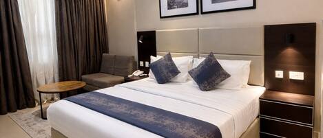 ห้องเอ็กเซกคิวทีฟ | โต๊ะทำงาน, พื้นที่ทำงานแบบใช้แล็ปท็อป, Wi-Fi ฟรี, ผ้าปูที่นอน