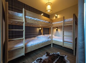 1 bedroom, iron/ironing board, travel cot, WiFi