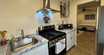 Charming studio in tranquil Marana with AC, WiFi