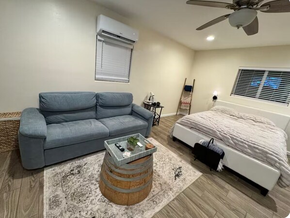 1 bedroom, desk, free WiFi, bed sheets