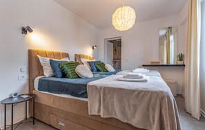 2 bedrooms, iron/ironing board, travel crib, free WiFi