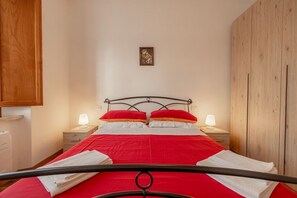 3 Schlafzimmer, Bügeleisen/Bügelbrett, Bettwäsche