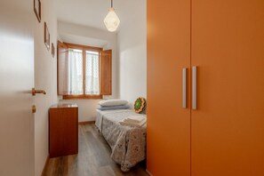 3 Schlafzimmer, Bügeleisen/Bügelbrett, Bettwäsche