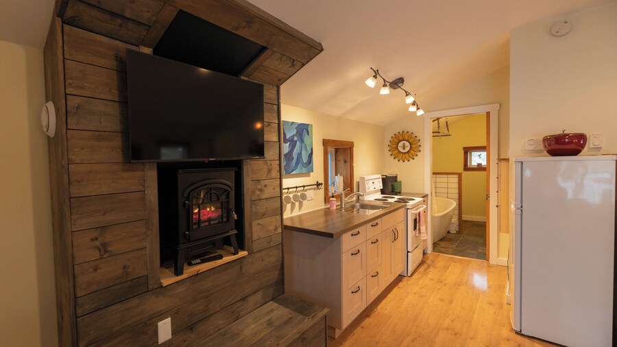 Downtown Whitehorse - Treehouse