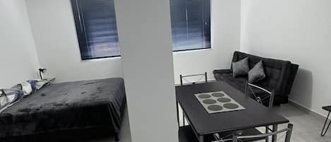 1 bedroom, premium bedding, down duvets, Select Comfort beds