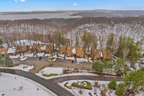 Exterior - Lake View Condo with Beach Club (Bellaire)