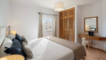 2 Schlafzimmer, Bügeleisen/Bügelbrett, WLAN, Bettwäsche