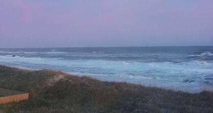 Charming 2-bedroom cottage near ocean in Buxton with AC, WiFi, Pets OK