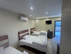 Superior Triple Room, City View - Sami pyramids inn (Giza)