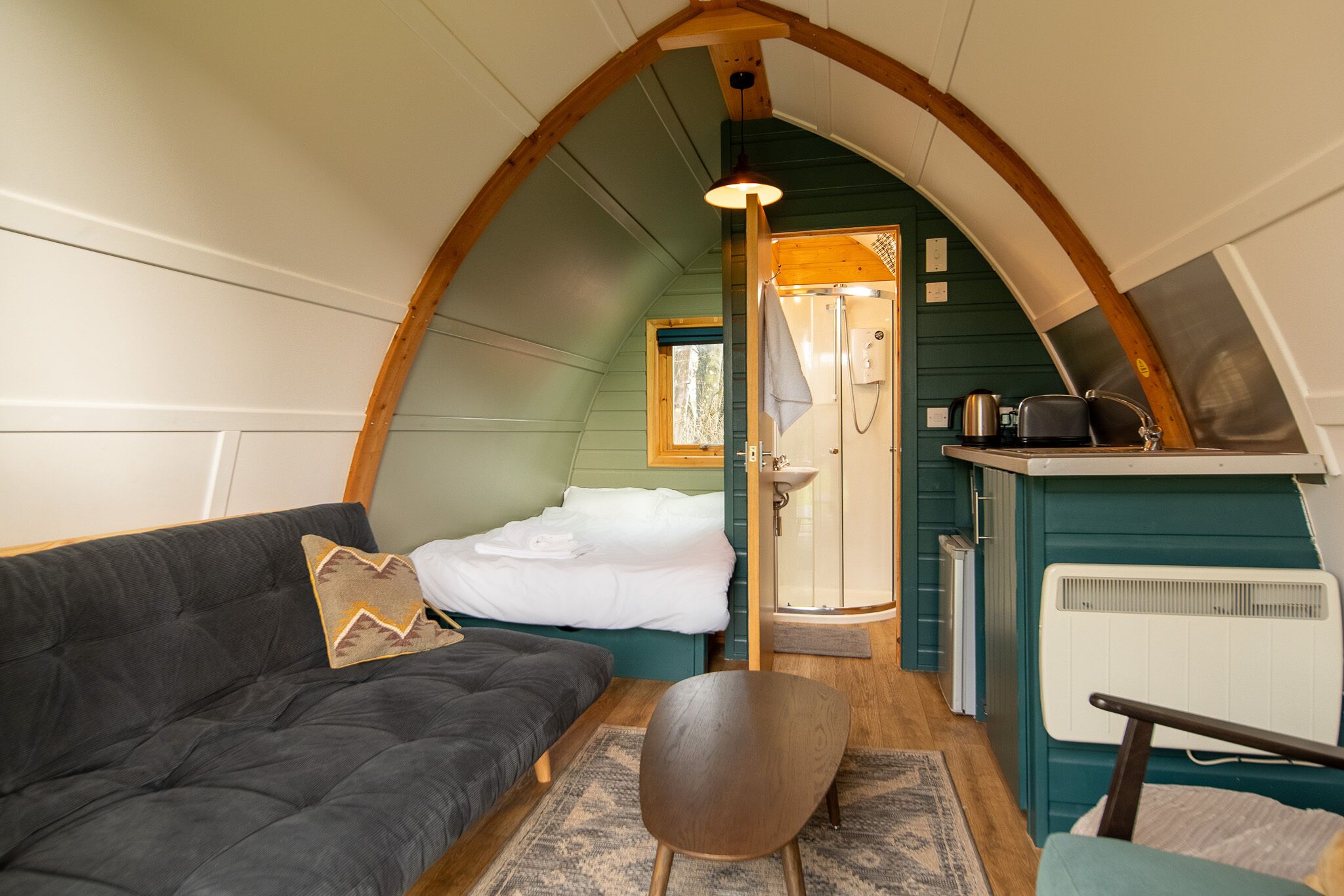 1 bedroom, travel crib, internet