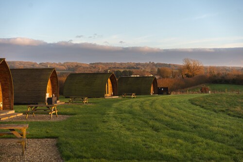 Rural Cabin in the Lincolnshire Countryside