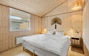 3 bedrooms, travel crib, free WiFi