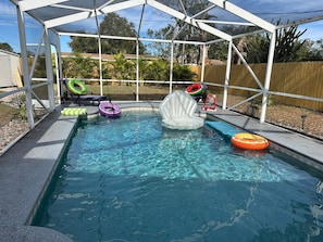 温水プール