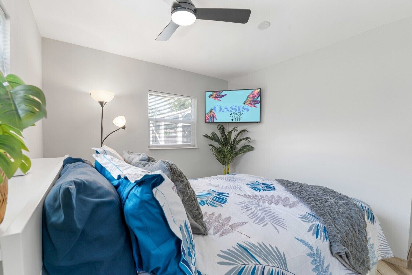 3 bedrooms, desk, iron/ironing board, travel cot