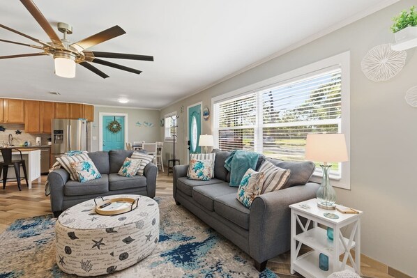 Smart-tv, pejs, bordfodbold, bøger