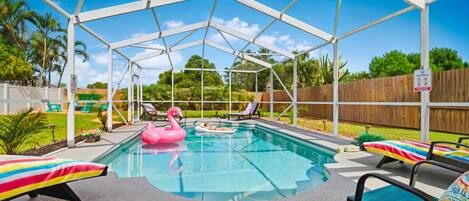 Utomhuspool och uppvärmd pool