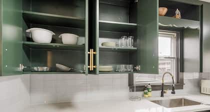 Art Deco 2 Bedroom Home