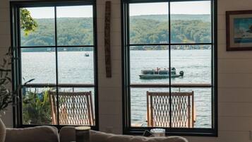 TV connectée, livres, chaßne hi-fi