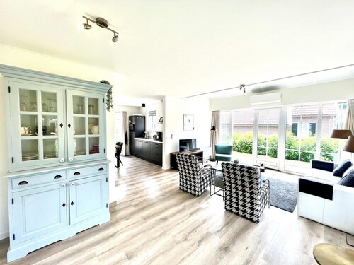 Beautiful, spacious and very bright 6-person villa with 3 bedrooms, 2 bathrooms  in Overijssel.