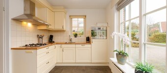 These comfortable villas are on Buitengoed Het Lageveld in a beautiful wooded area, near Almelo and Enschede, in beautiful Twente.