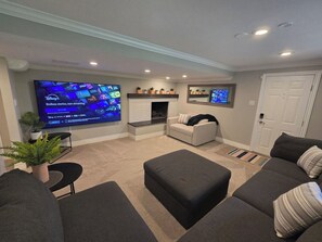 TV, fireplace