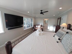 6 bedrooms, iron/ironing board, WiFi, bed sheets