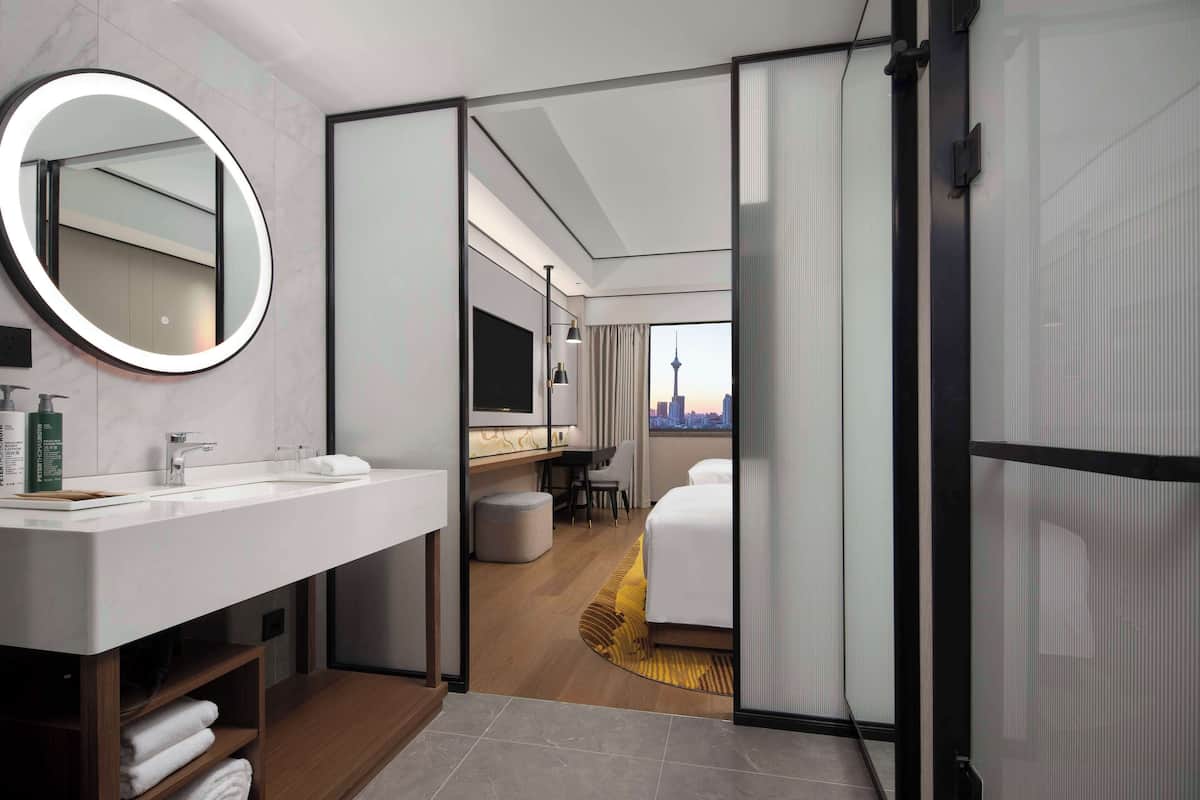 Room, 2 Single Beds | Bathroom | Free toiletries, hair dryer, slippers