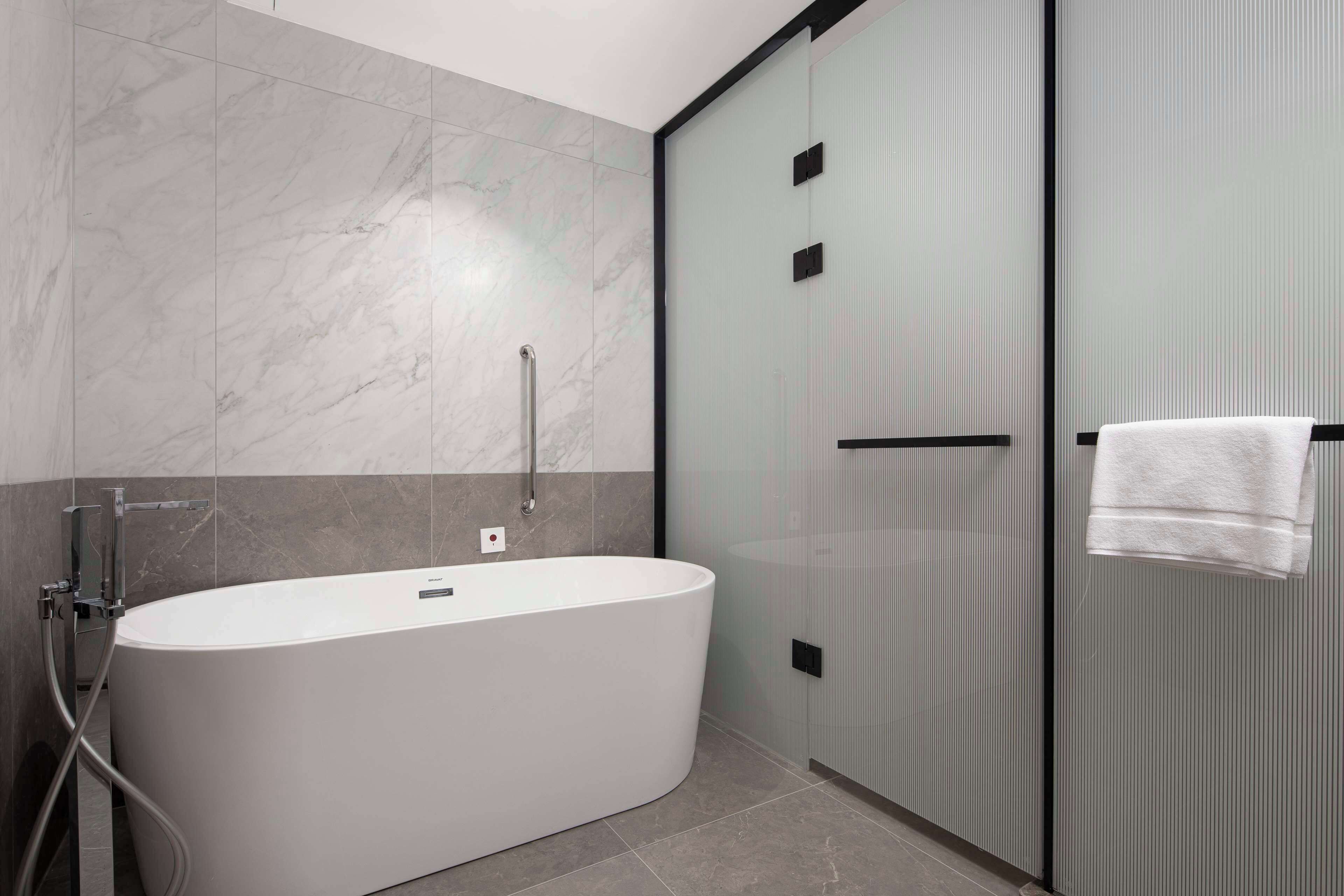 Deluxe-Suite, 1 King-Bett | Badezimmer