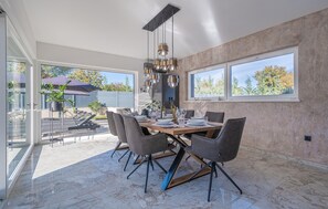 Dining - Jacuzzi and Sauna Villa (Labin)
