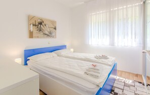 1 bedroom, travel cot, free WiFi, bed sheets