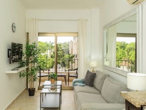 TV - Charming Beachfront Apartment with Terrace (Sosua)