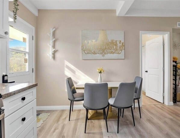 Dining - Charming 1-bedroom studio with private entrance and backyard (Westminster)