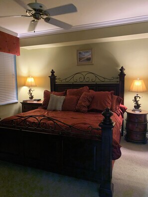 2 bedrooms, iron/ironing board, WiFi, bed sheets - Modern Updated 2+ Bedroom Condo in Highly Desired Heritage Bay  (Naples)